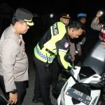 Polres Nganjuk Gelar Patroli SREG dan Penyekatan di Perbatasan Suroan Berjalan Kondusif
