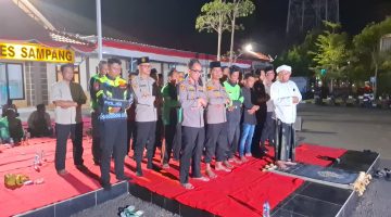 Polres Sampang Sholat Ghoib Berjamaah Untuk Alm Affan Kurniawan Ojol