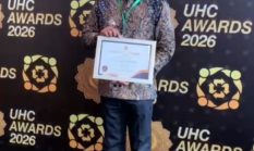 H. Slamet Junaidi Bupati Sampang Menerima Penghargaan dari Menteri H. Abdul Muhaimin Iskandar